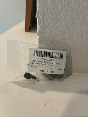 Zipper repair kit
